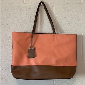 🎉HP🎉Coral Tote Bag